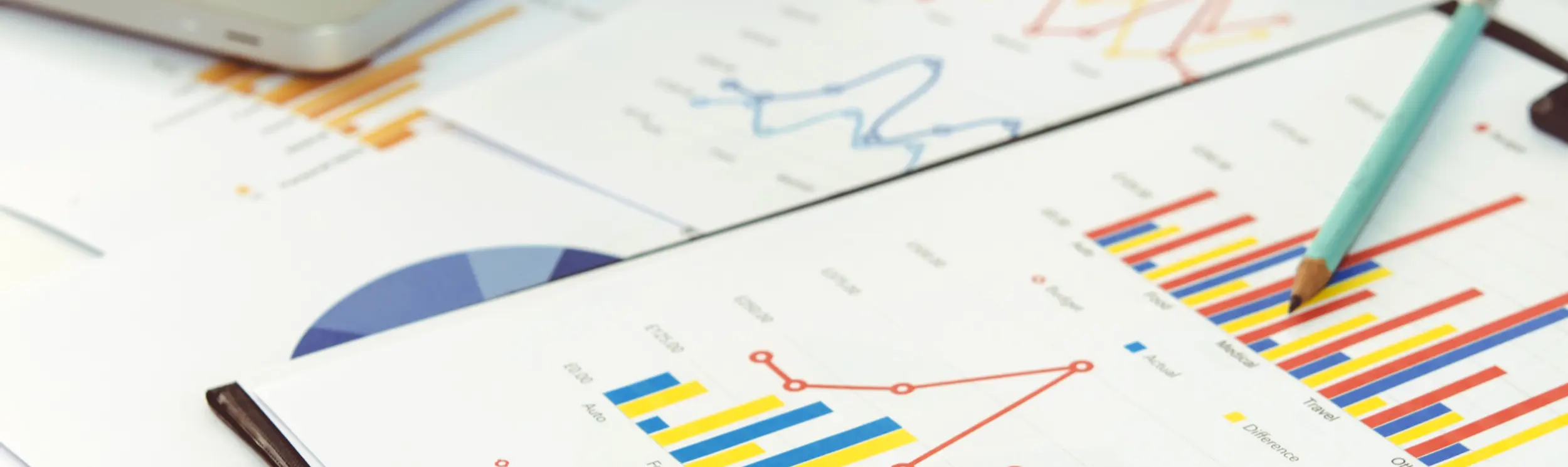 How should hotels report of sustainability